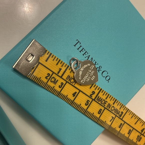 Tiffany & Co. Return To Tiffany Sterling Silver heart charm, small size - Picture 3 of 5